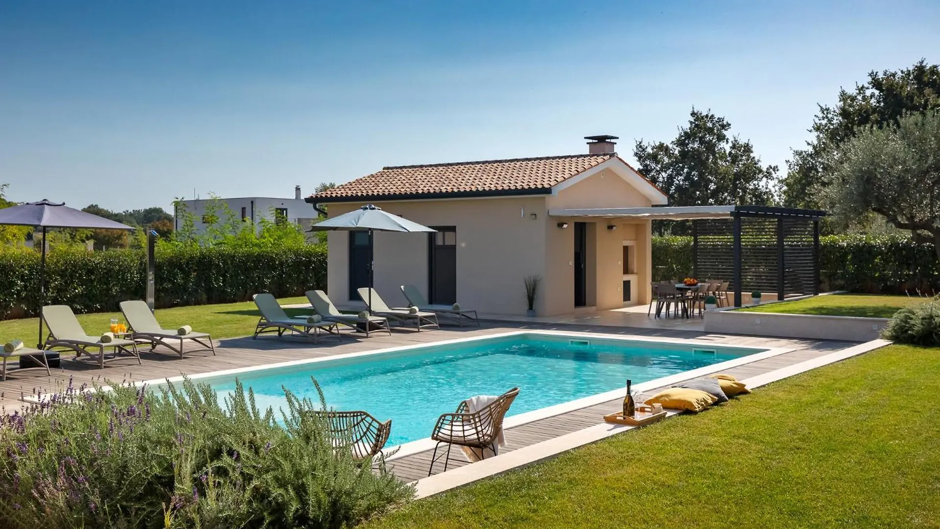 Modern Villa Amoroso With Pool In Porec Nova Vas