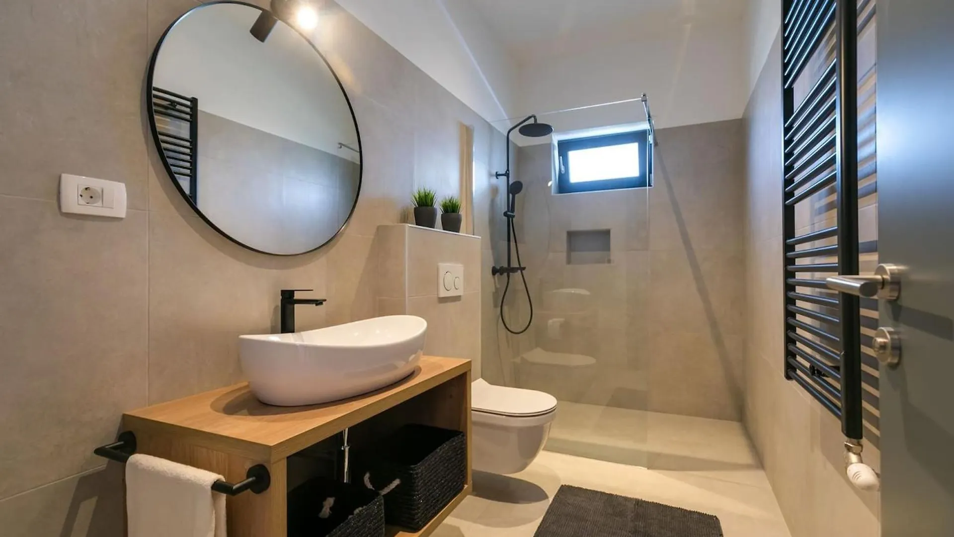 Modern Villa Amoroso With Pool In Porec Nova Vas