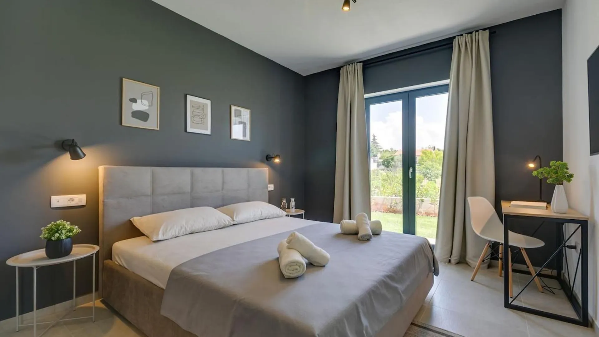 Modern Villa Amoroso With Pool In Porec Nova Vas